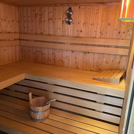 Holiday home Tiny House Annemone Bei Carogruen In Erfurt-gemuetlich-sonnig-kueche-bad-garten-parken-pool-sauna-klimaanlage-wlan *